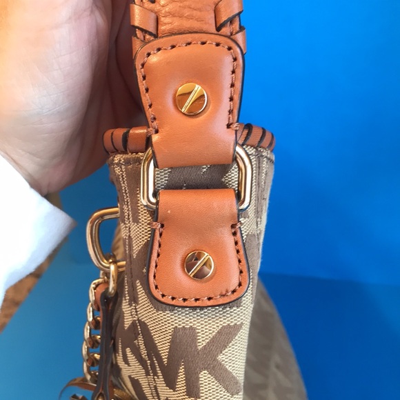 Michael Kors Signature bag - Picture 9 of 16